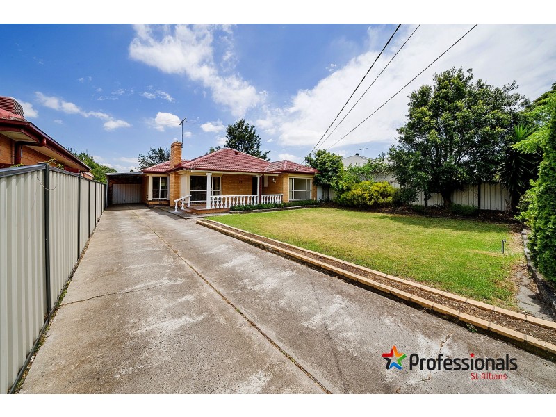 17 Ford Avenue, Sunshine North VIC 3020