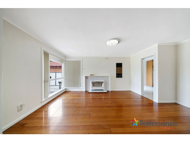 17 Ford Avenue, Sunshine North VIC 3020