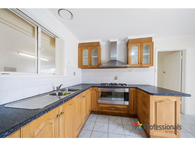 17 Ford Avenue, Sunshine North VIC 3020