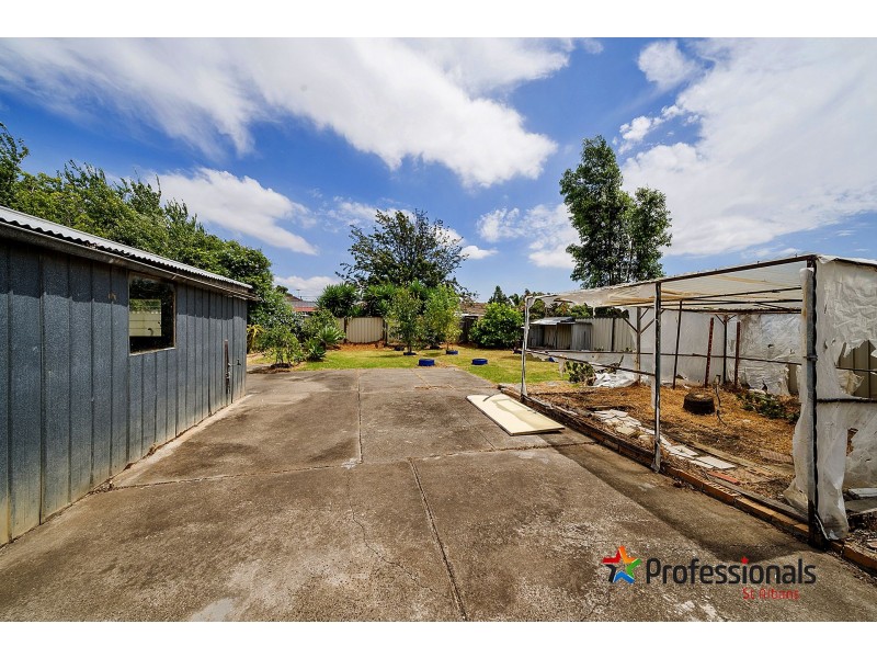 17 Ford Avenue, Sunshine North VIC 3020