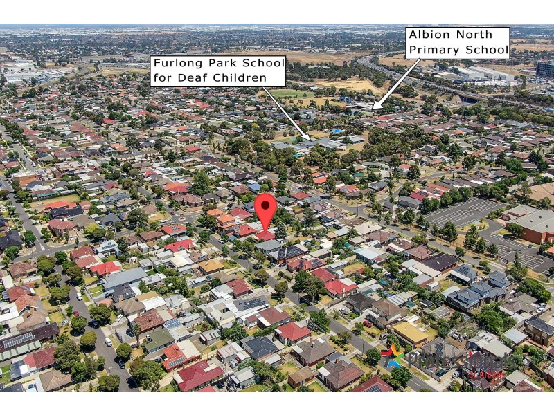 17 Ford Avenue, Sunshine North VIC 3020