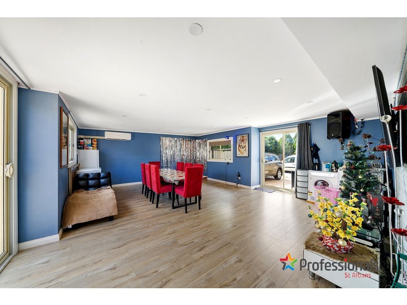 1/33 Glyndon Avenue, St Albans VIC 3021