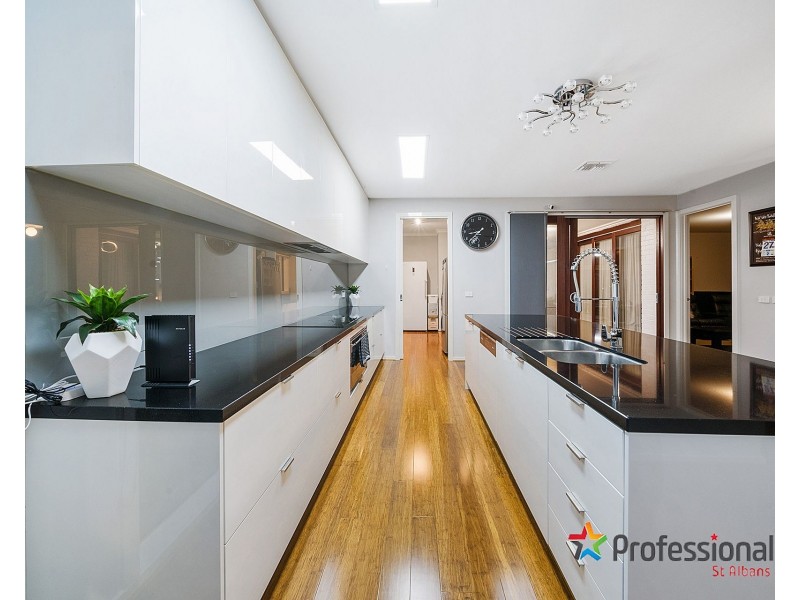 7 Camperdown Avenue, Sunshine North VIC 3020