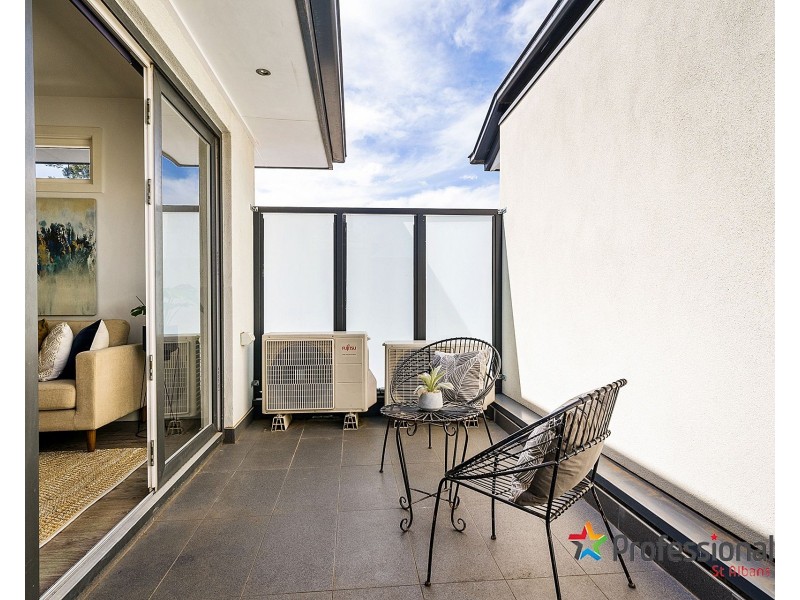 2/18 Parker Street, Pascoe Vale VIC 3044