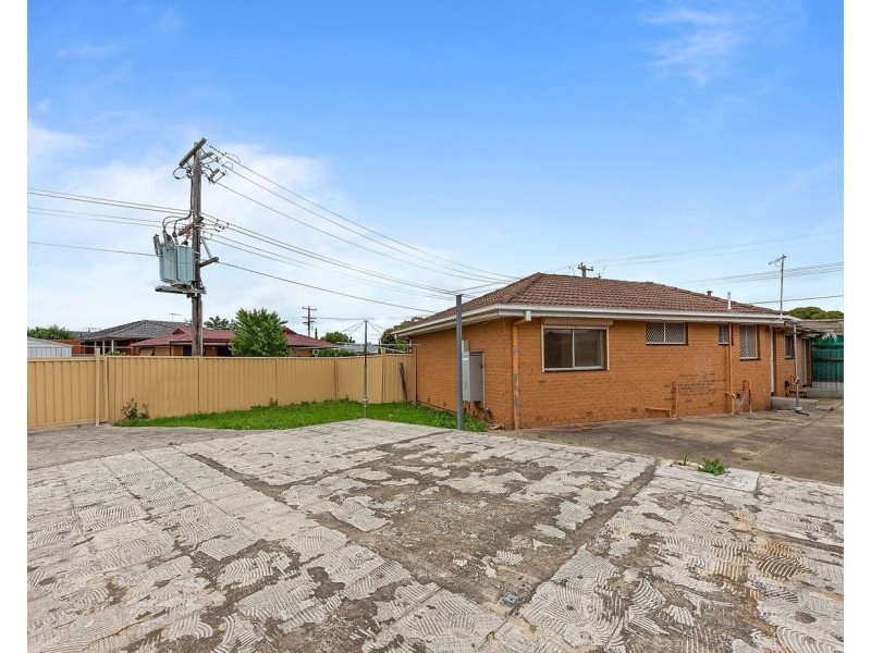 5 Browne Avenue, St Albans VIC 3021