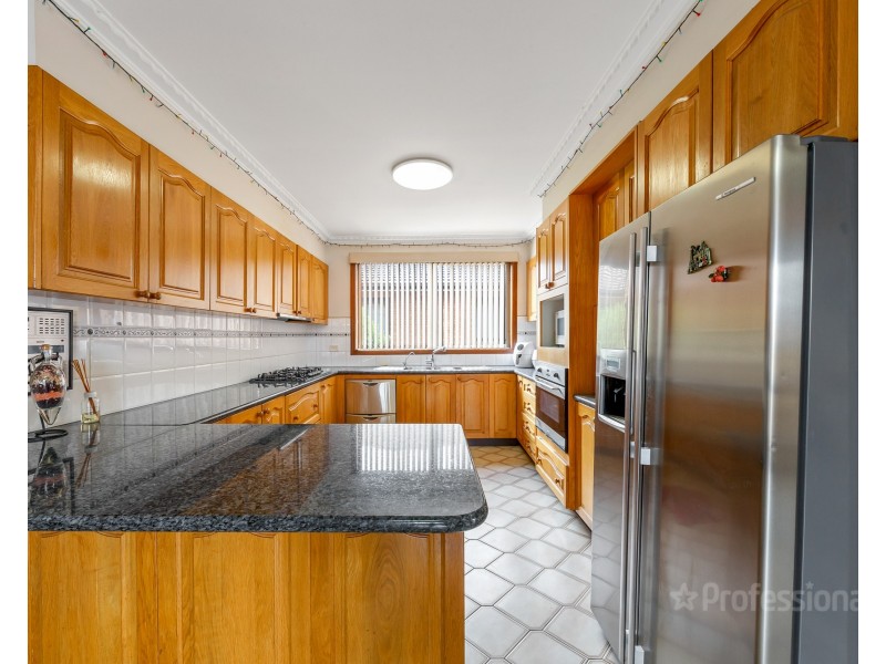 102 Neale Road, Deer Park VIC 3023