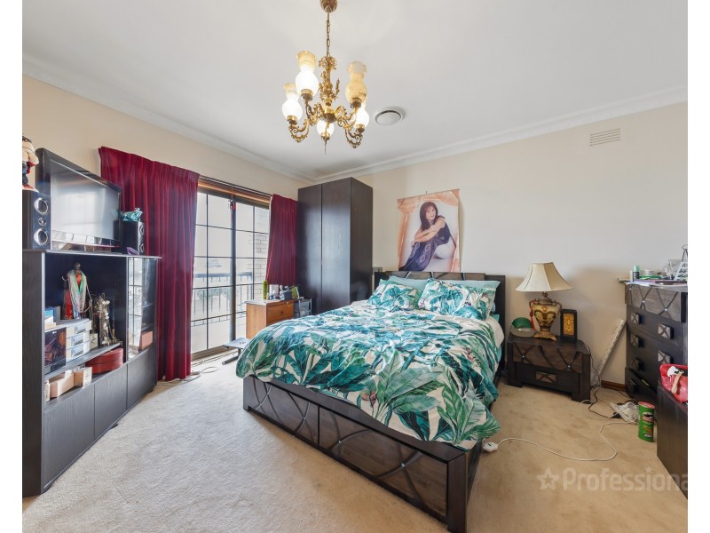 102 Neale Road, Deer Park VIC 3023