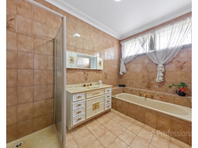 102 Neale Road, Deer Park VIC 3023