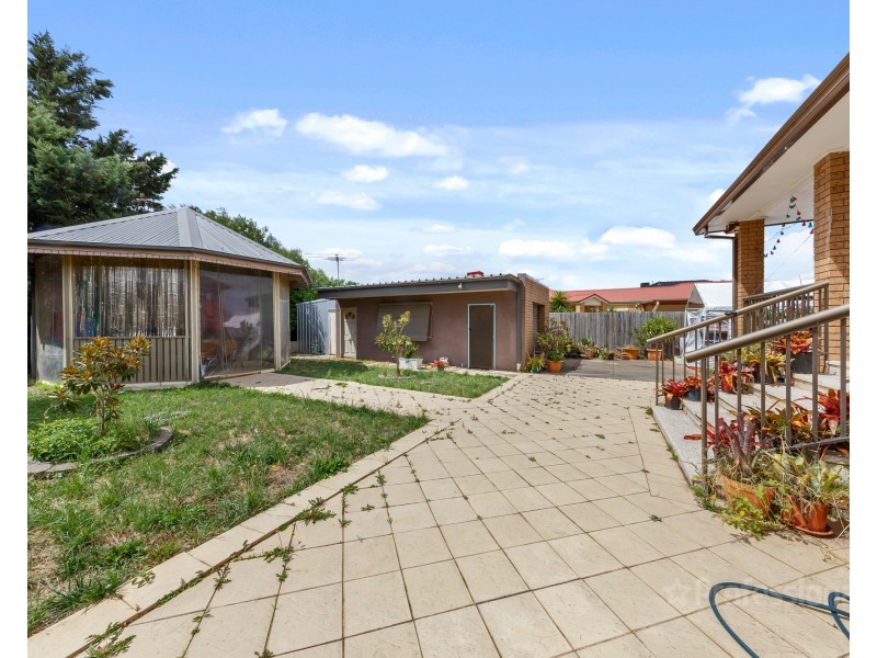 102 Neale Road, Deer Park VIC 3023