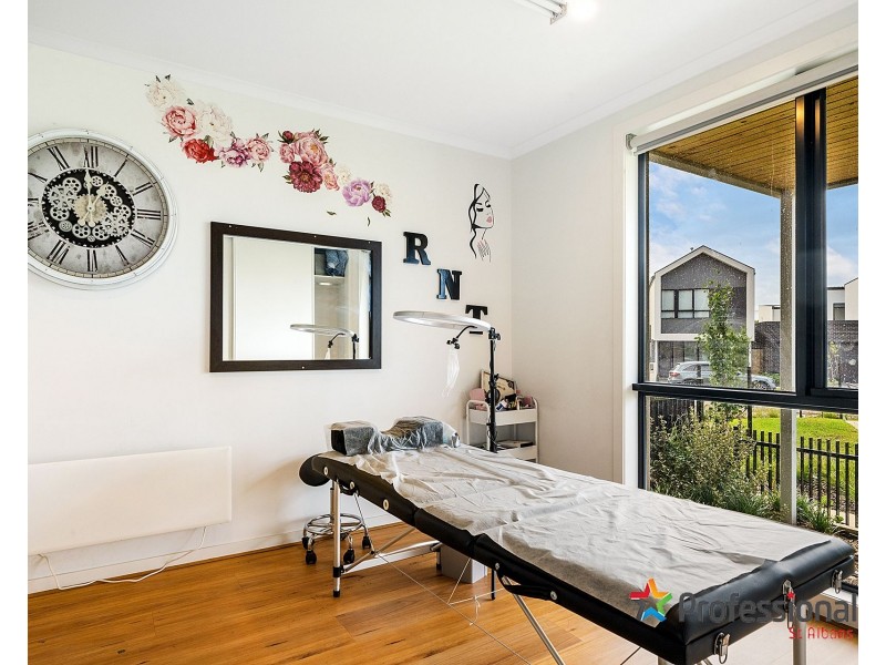 4 Callow Walk, St Albans VIC 3021