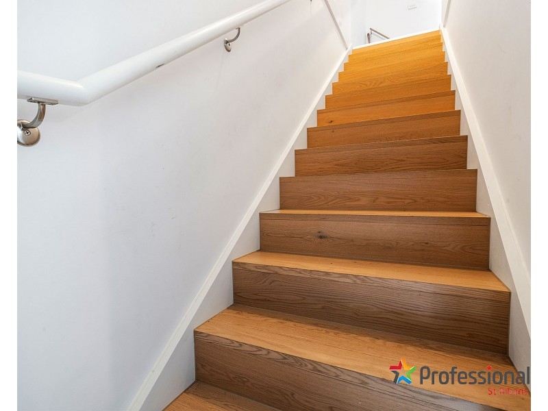 4 Callow Walk, St Albans VIC 3021