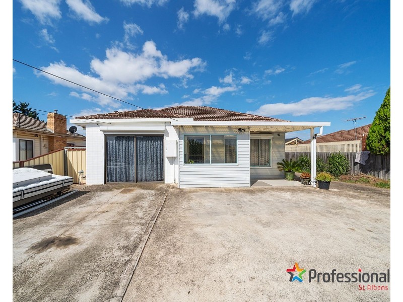 1/62 Millawa Avenue, St Albans VIC 3021