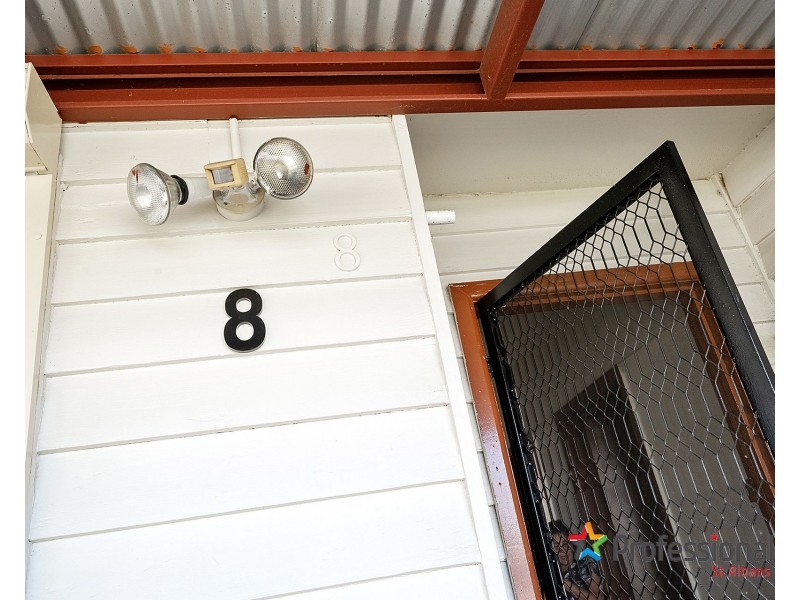 8 Northumberland Road, Sunshine North VIC 3020