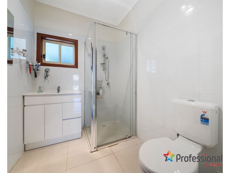 8 Northumberland Road, Sunshine North VIC 3020