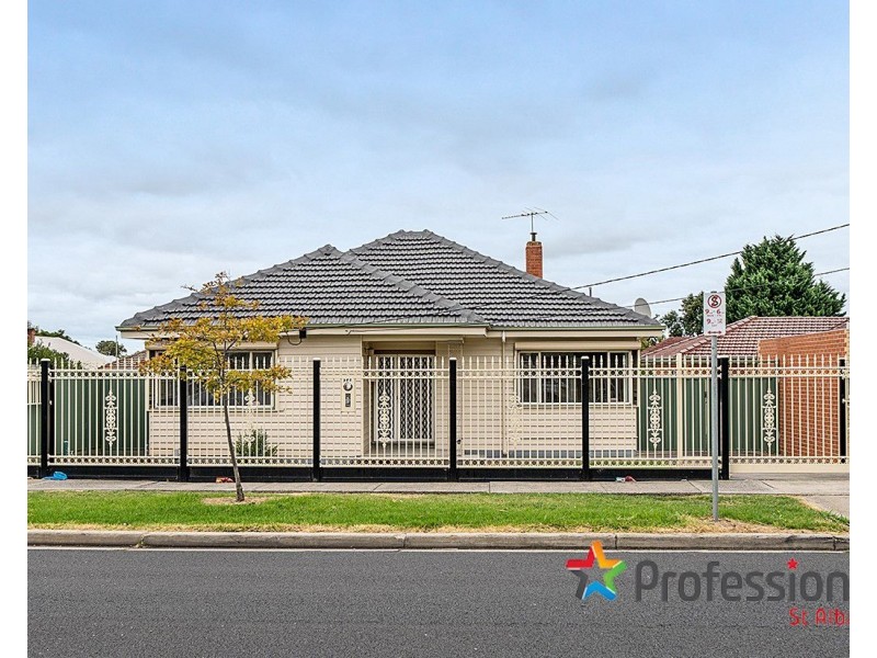 303 Main Road, St Albans VIC 3021