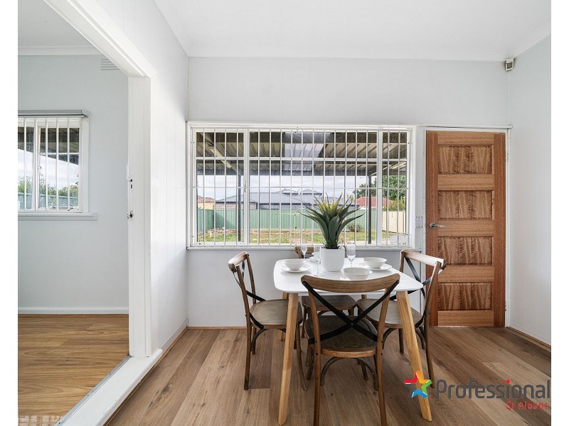 303 Main Road, St Albans VIC 3021