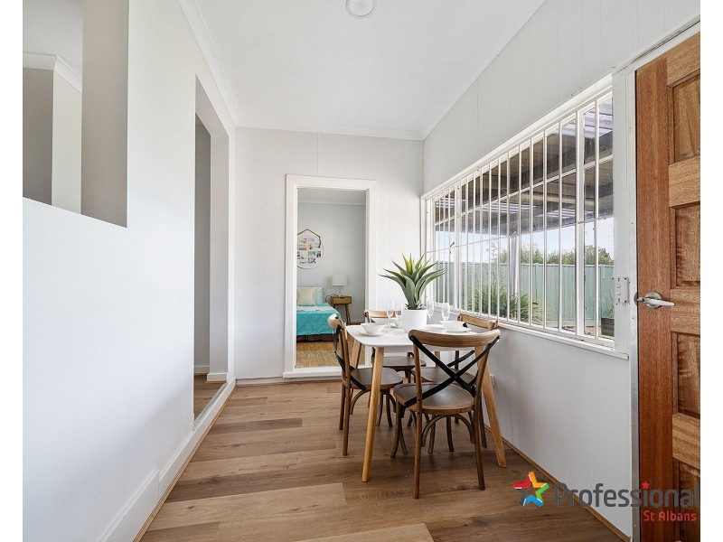 303 Main Road, St Albans VIC 3021