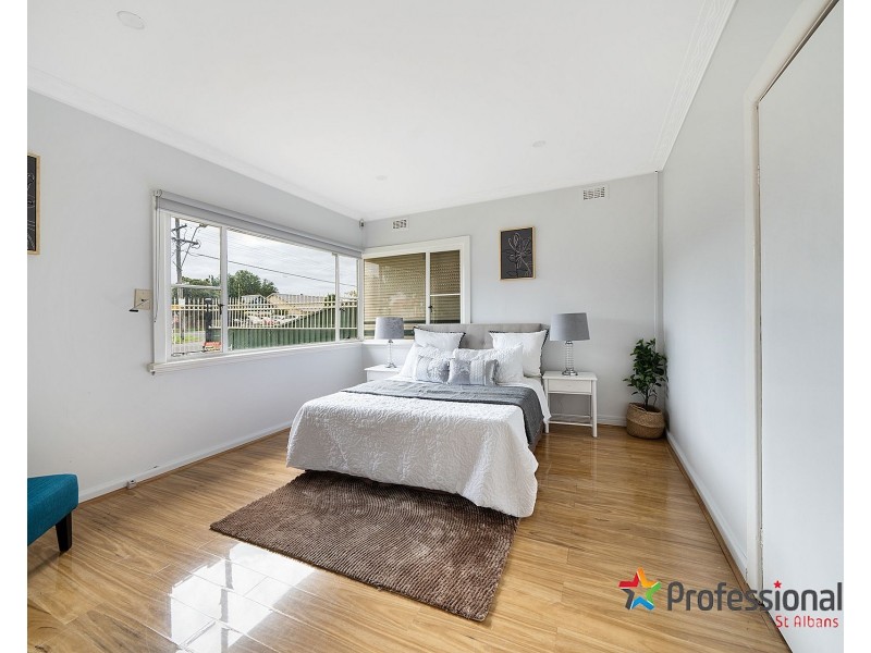 303 Main Road, St Albans VIC 3021