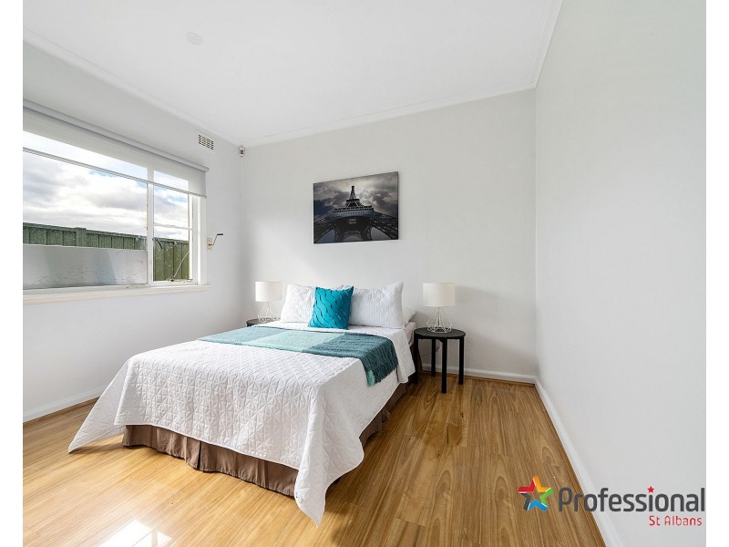 303 Main Road, St Albans VIC 3021