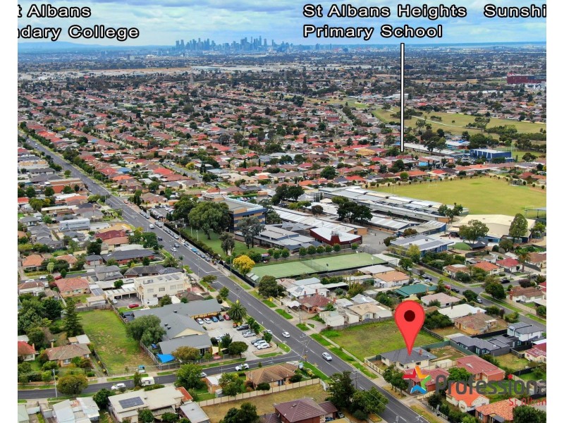 303 Main Road, St Albans VIC 3021