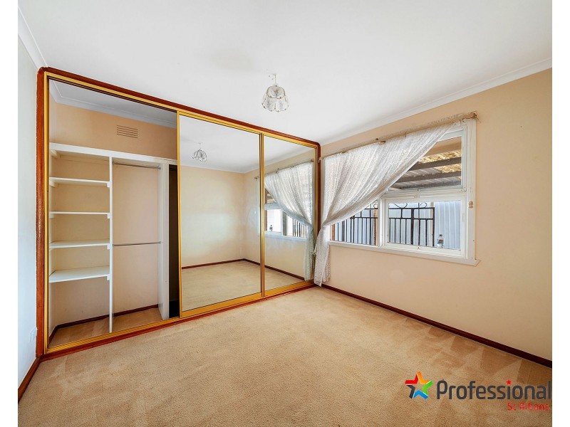 38 Moffat Street, St Albans VIC 3021