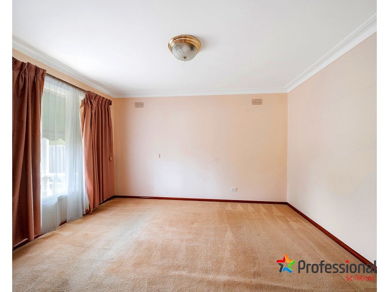 38 Moffat Street, St Albans VIC 3021