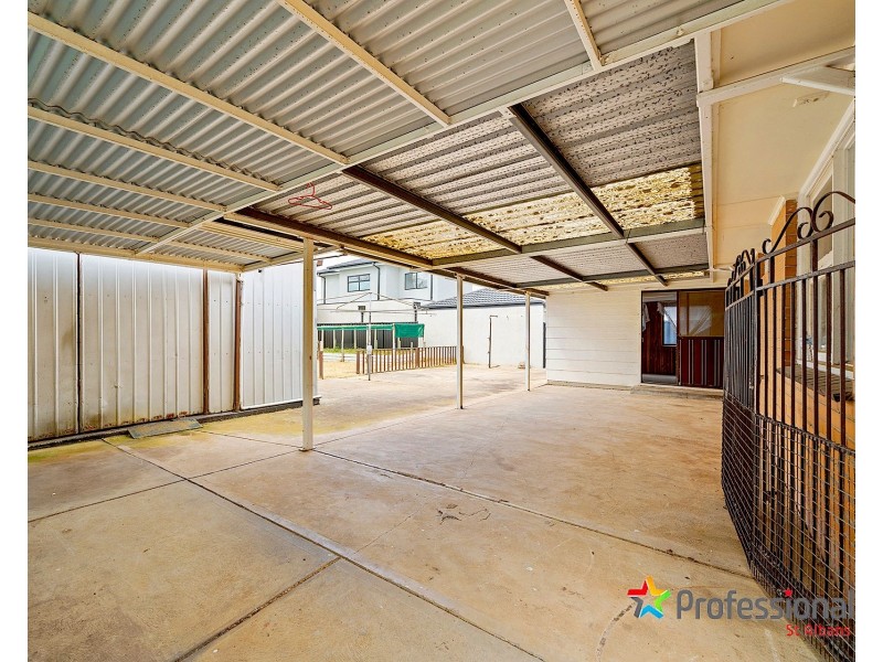 38 Moffat Street, St Albans VIC 3021