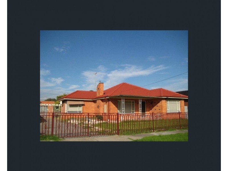 8 Cleveland Street, St Albans VIC 3021