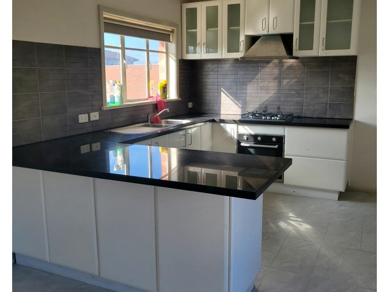 8 Cleveland Street, St Albans VIC 3021