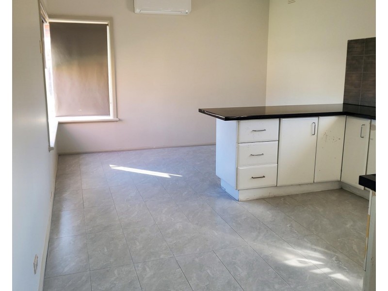 8 Cleveland Street, St Albans VIC 3021