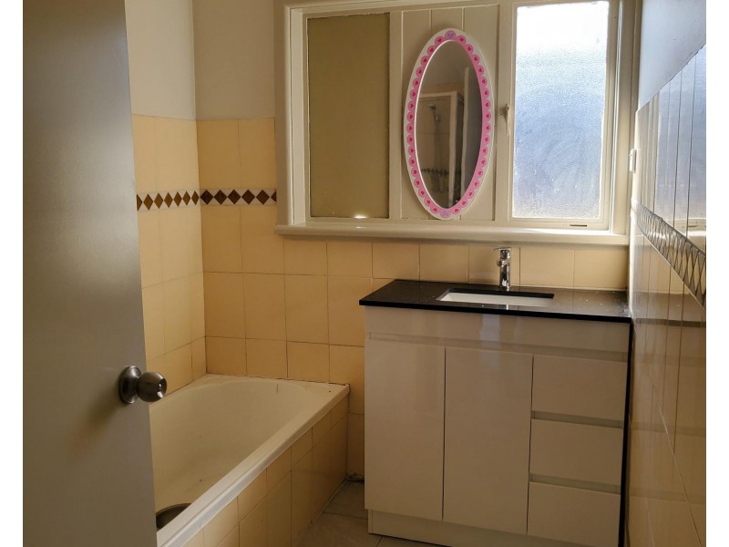 8 Cleveland Street, St Albans VIC 3021