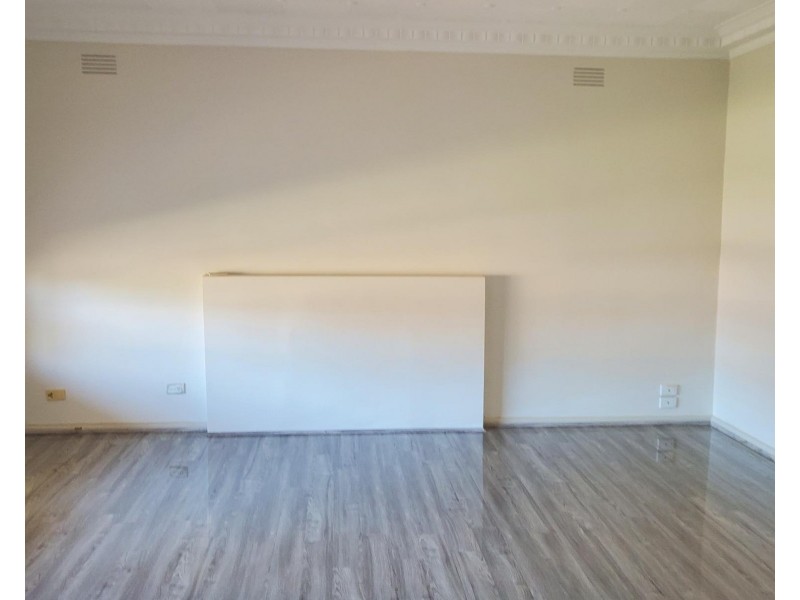 8 Cleveland Street, St Albans VIC 3021