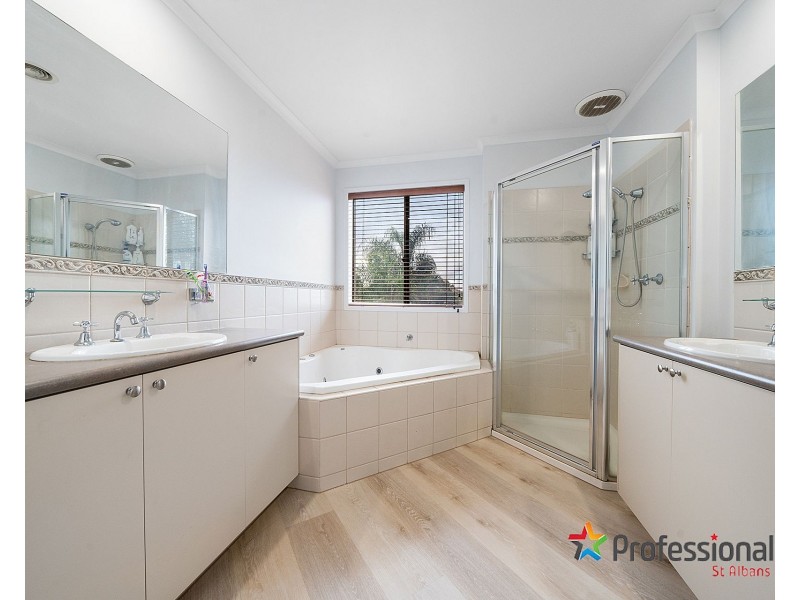 248 Westwood Drive, Burnside VIC 3023