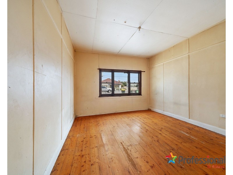 22 Hampshire Road, Sunshine VIC 3020