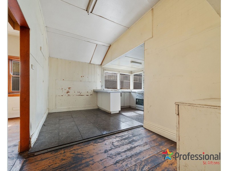 22 Hampshire Road, Sunshine VIC 3020