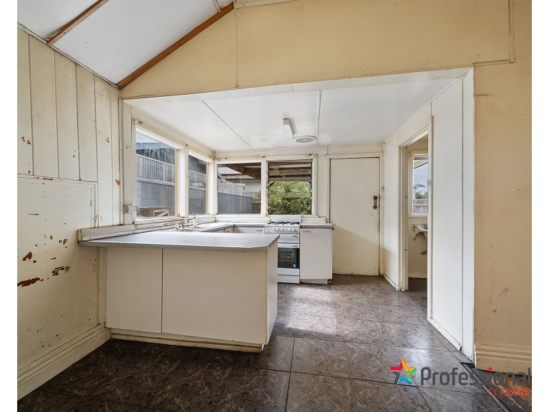 22 Hampshire Road, Sunshine VIC 3020