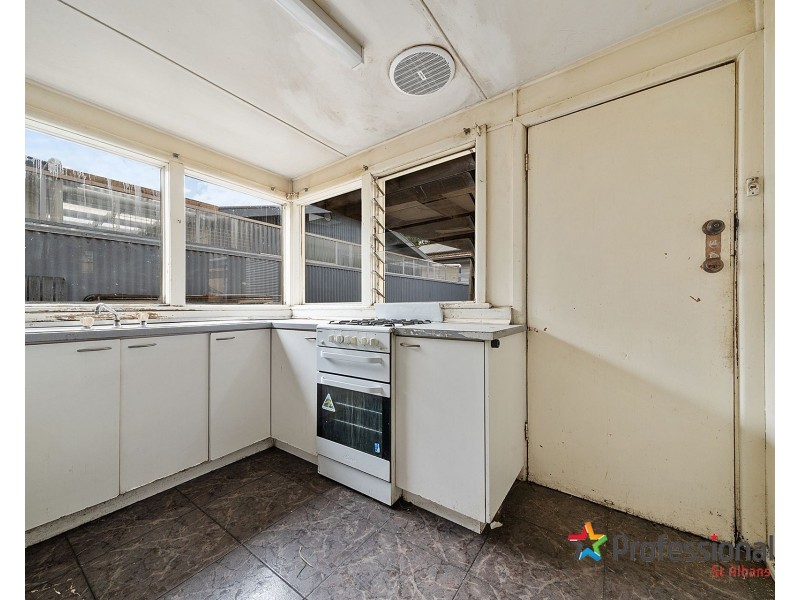 22 Hampshire Road, Sunshine VIC 3020