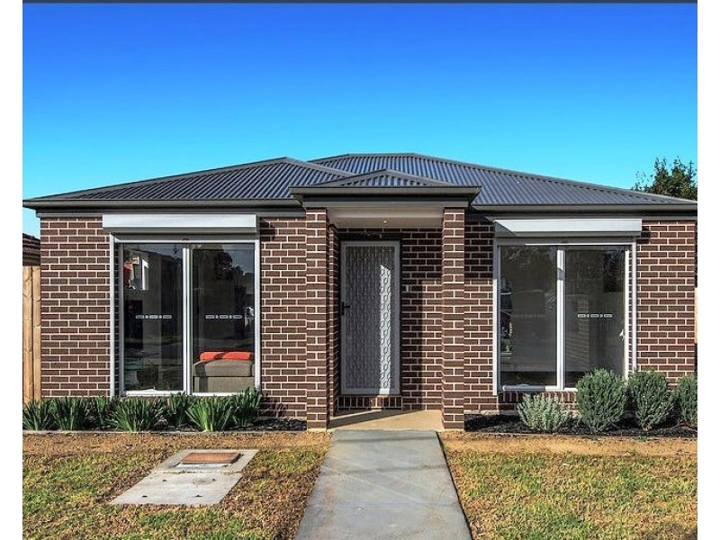 1/10 Miles Street, Deer Park VIC 3023