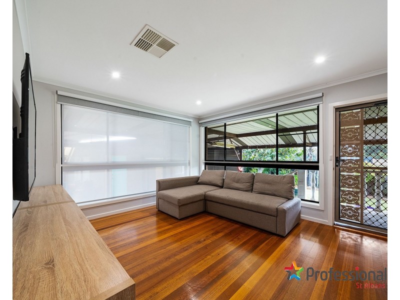 1 Monza Court, Deer Park VIC 3023