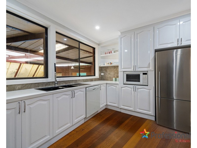 1 Monza Court, Deer Park VIC 3023