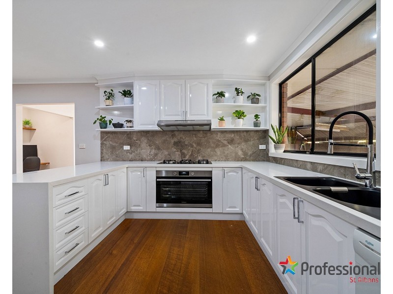 1 Monza Court, Deer Park VIC 3023