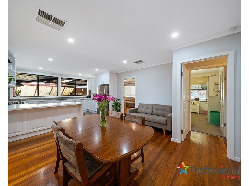 1 Monza Court, Deer Park VIC 3023