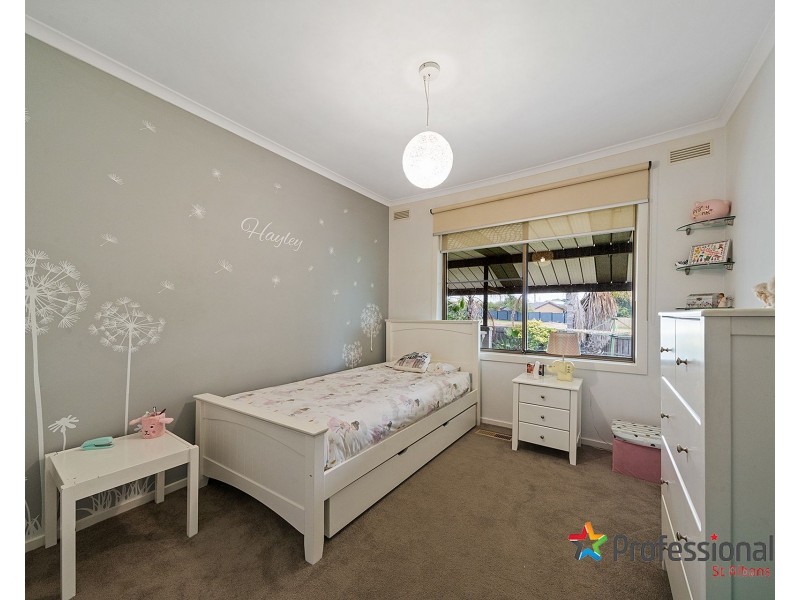 1 Monza Court, Deer Park VIC 3023