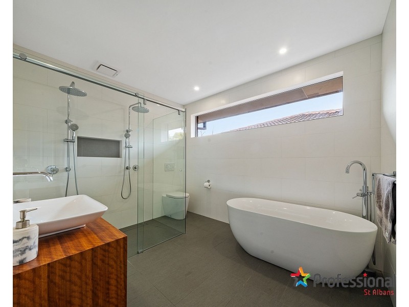 1 Monza Court, Deer Park VIC 3023