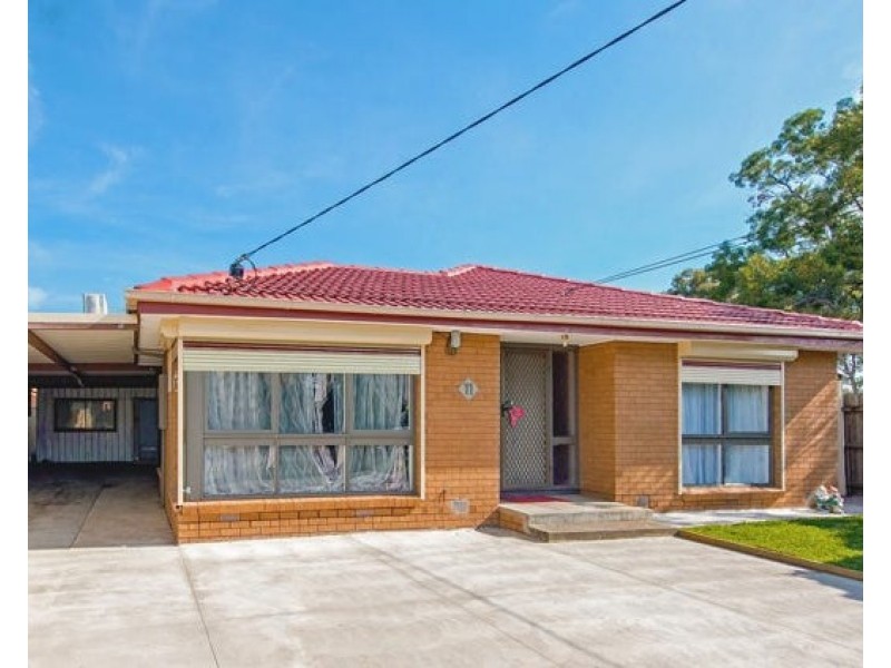 11 Woodland Drive, Albanvale VIC 3021