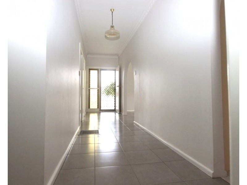 1/56 Andrew Road, St Albans VIC 3021