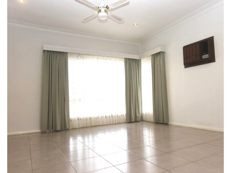 1/56 Andrew Road, St Albans VIC 3021