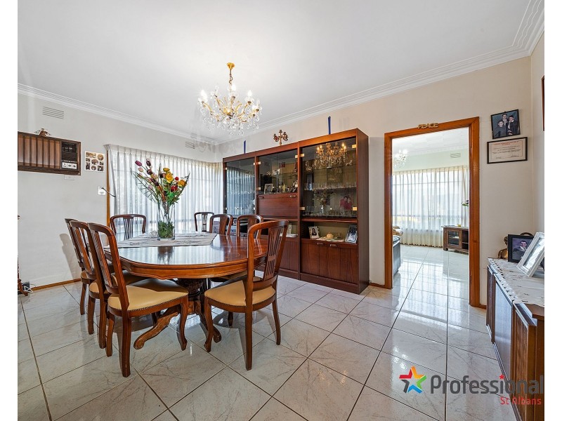 72 Mcintyre Road, Sunshine North VIC 3020