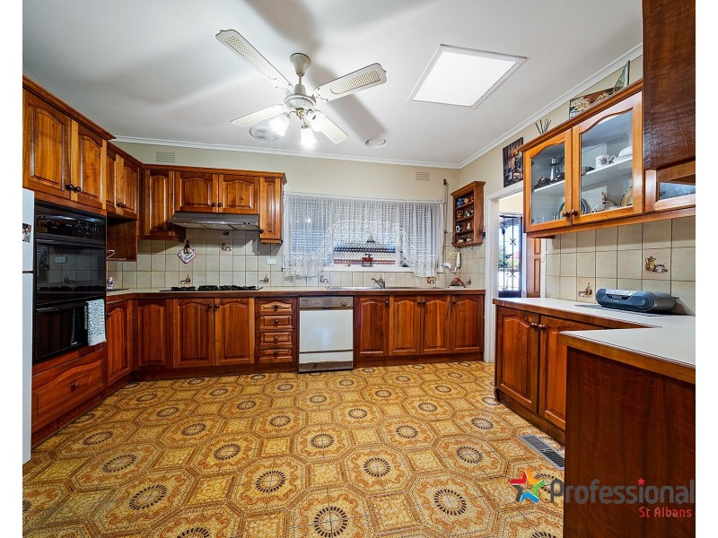 72 Mcintyre Road, Sunshine North VIC 3020