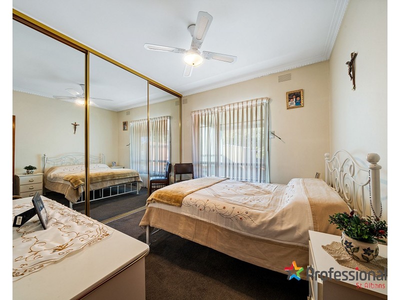 72 Mcintyre Road, Sunshine North VIC 3020